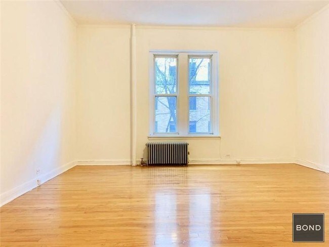 Building Photo - 328 W 83rd St