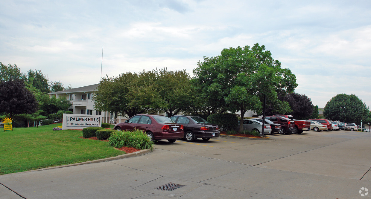 Building Photo - Holiday Palmer Hills