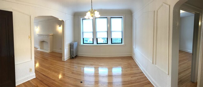 Building Photo - 1527 W 83rd St