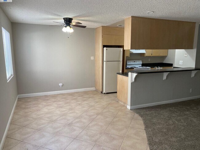 Building Photo - 2308 Lemontree Way