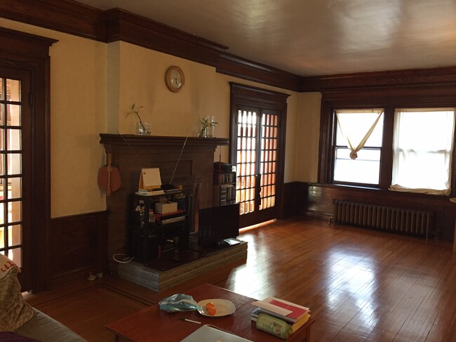 Building Photo - 732 W Delavan Ave