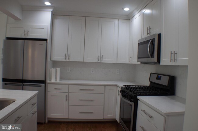 Building Photo - 4119 Gault Plz NE