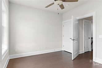 Building Photo - 429 Port St