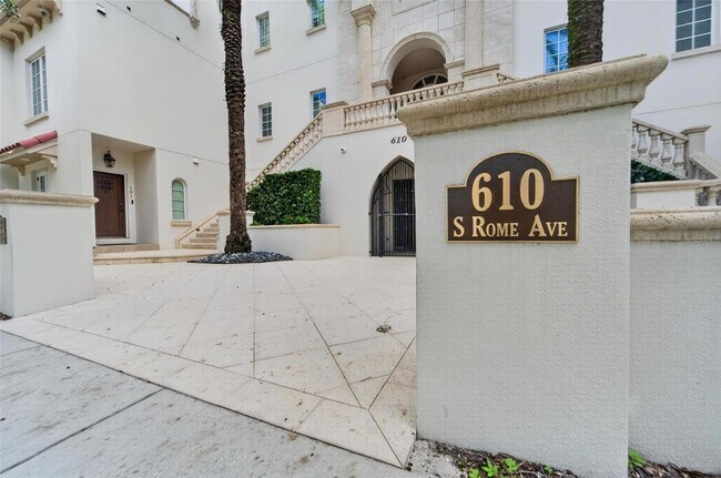 Foto del edificio - 610 S Rome Ave