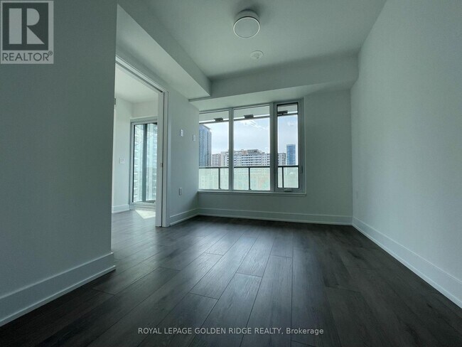 Photo du bâtiment - 575-1575 Bloor St E