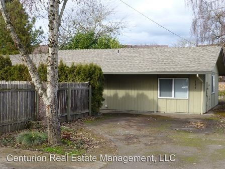 Primary Photo - 147 SE Richland Ave
