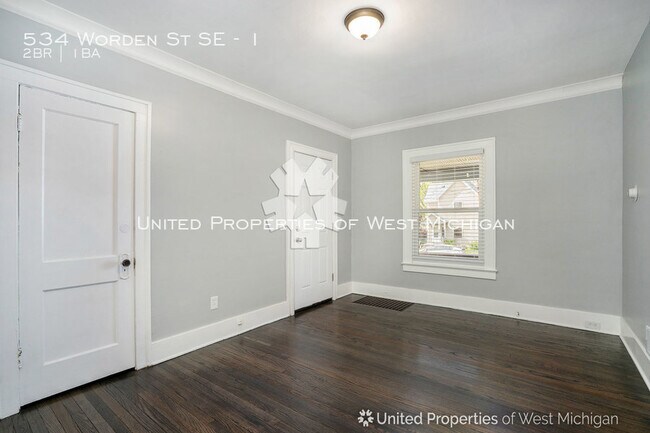 Building Photo - 534 Worden St SE