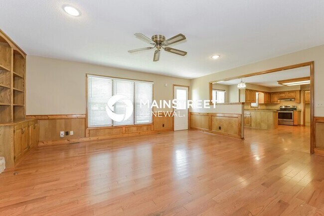 Building Photo - 4 Bedroom Pet-Friendly Home in Olathe, KS ...