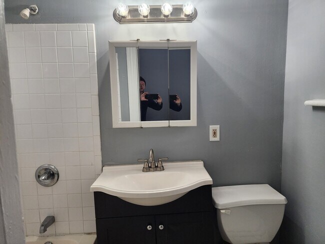 Foto del edificio - 210 Main St