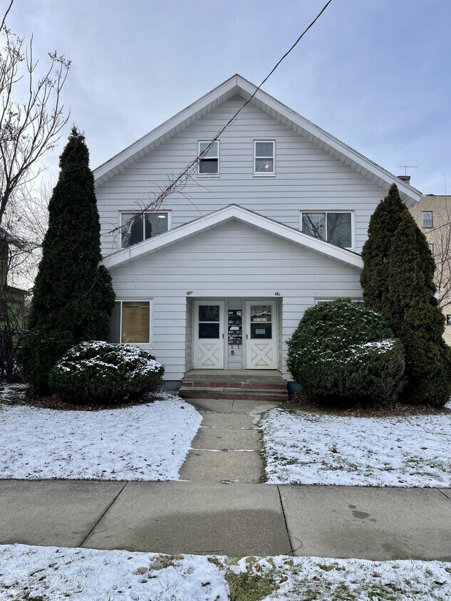 Primary Photo - 768-770 Elma St