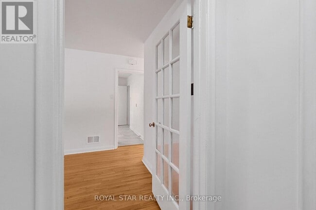 Building Photo - 10 Delong Dr