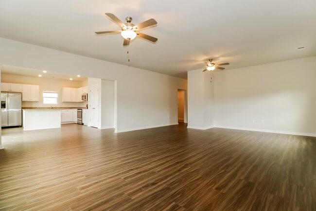 Building Photo - Call this Beauty Your Home in Myrtle Beach!