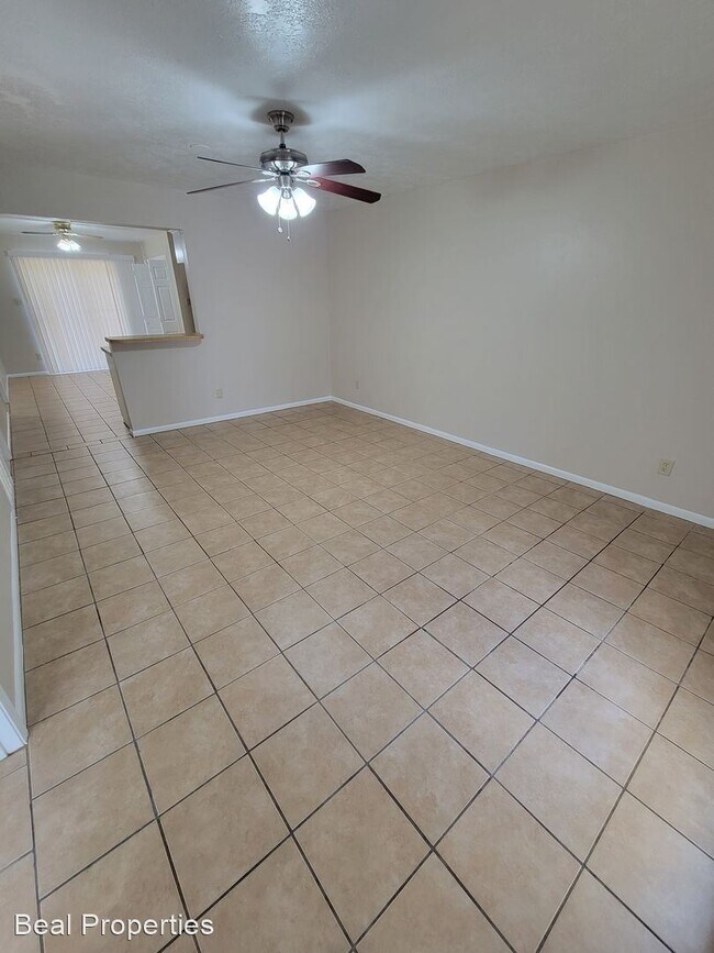 Building Photo - 2 br, 1.5 bath House - 715 D Vassar Court