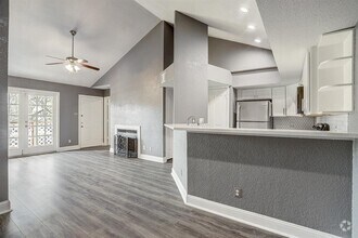 Building Photo - 2121 El Paseo St