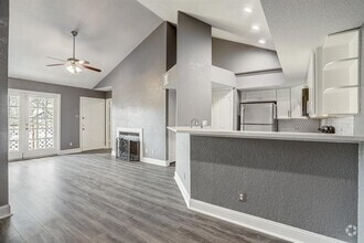 Building Photo - 2121 El Paseo St