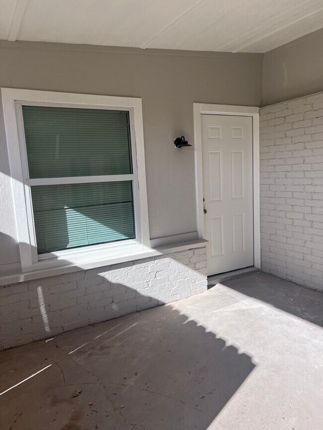 Foto del edificio - 3 br, 1.5 bath House - 2404-B N Grand   (465)