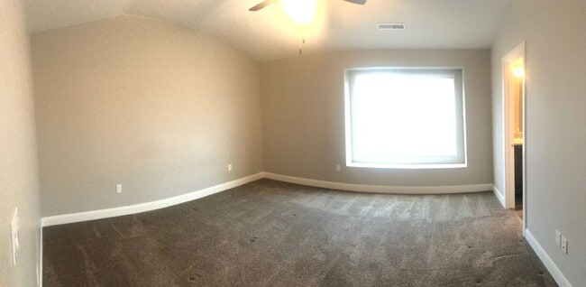 Building Photo - Beautiful 3 bedroom, 2.5 bathroom townhome in St George!