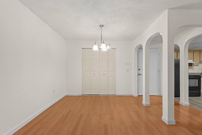 Foto del edificio - 7 Shadowbrook Ln