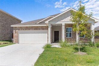 Building Photo - 4920 Weymouth Dr