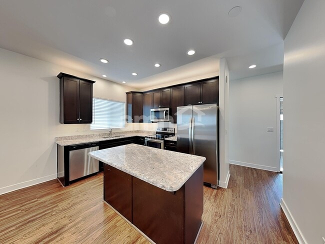 Building Photo - 602 Koins Way