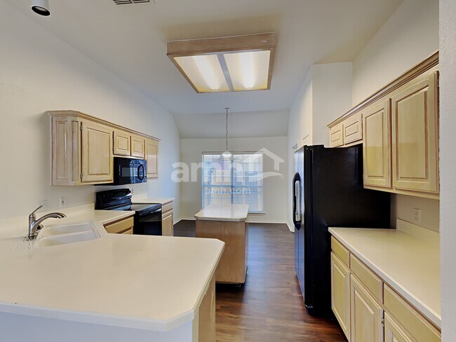 Building Photo - 2933 Salado Trail