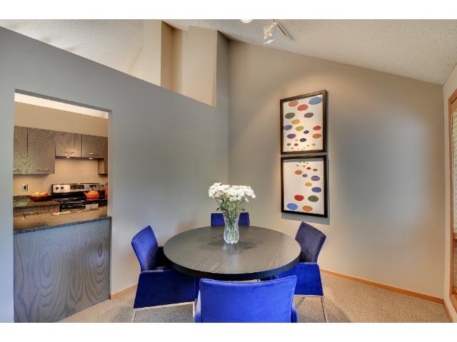 Foto del edificio - 3004 Lake Shore Dr