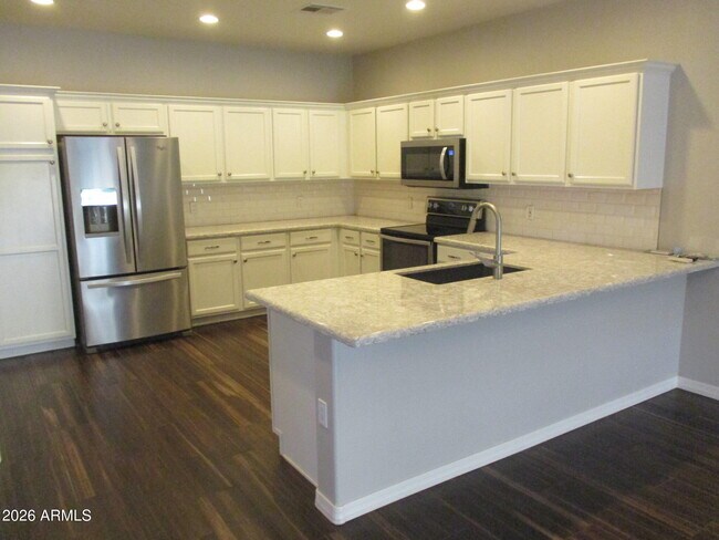 Foto del edificio - 719 N Tangerine Dr