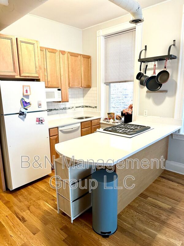 Photo - 2337 N Janssen Ave Apartment
