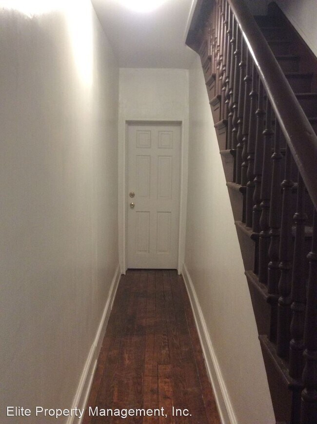 Building Photo - 2 br, 1 bath House - 260 E. King St., Apt. 1