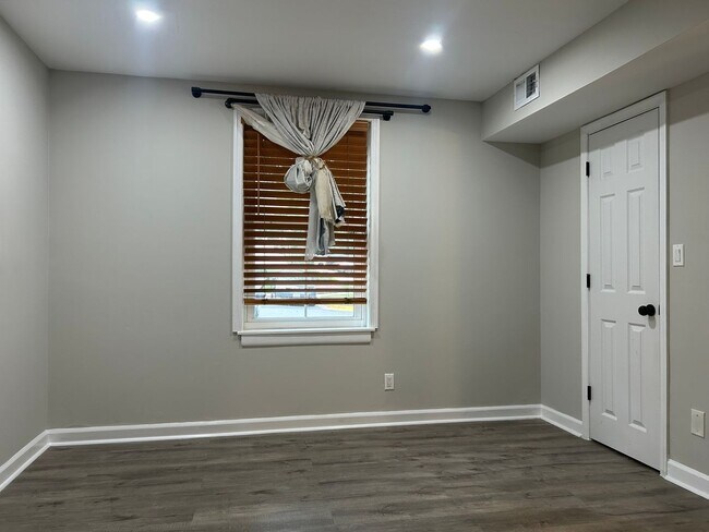Building Photo - 2 Bd 2 Bath Condo in Shadowood Ready for M...