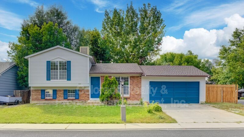 Foto principal - 2425 Bowen St
