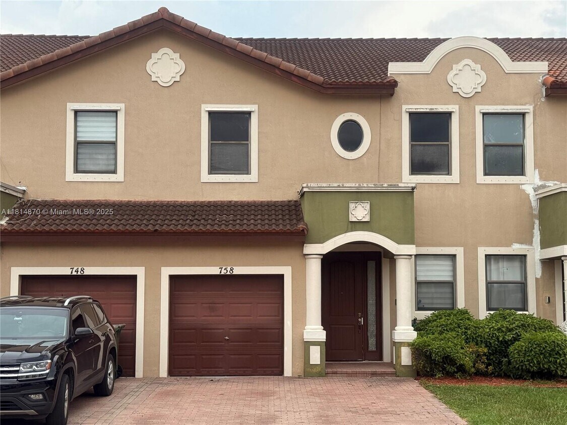 Foto principal - 758 NE 34th Ave