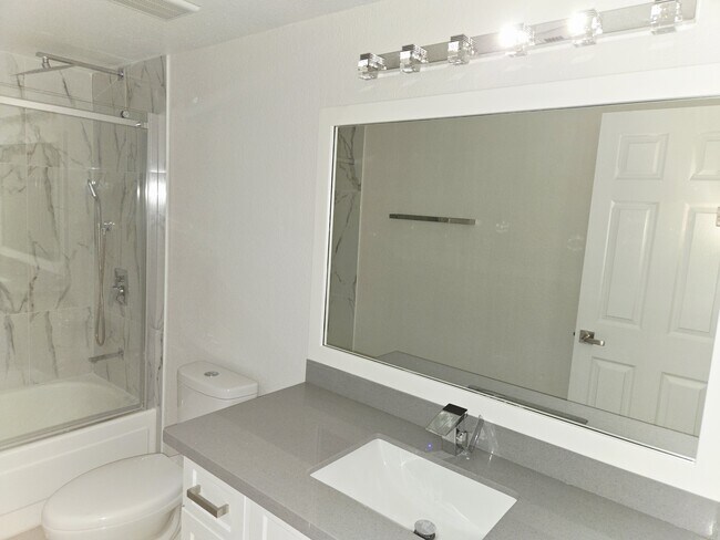 Foto del edificio - 5260 River Glen Dr