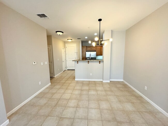 Building Photo - Perfect Shape Luxury Condo in the Terraces...