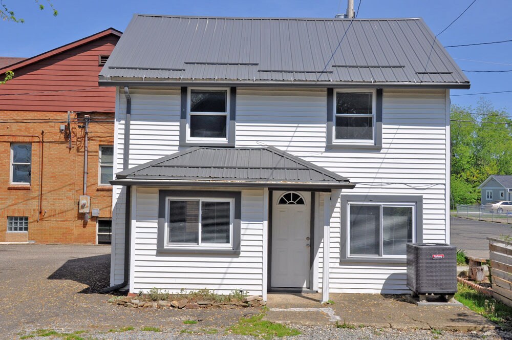Primary Photo - 139 N Bodmer Ave