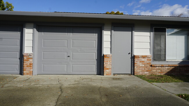 Garage - 1426 Callen St