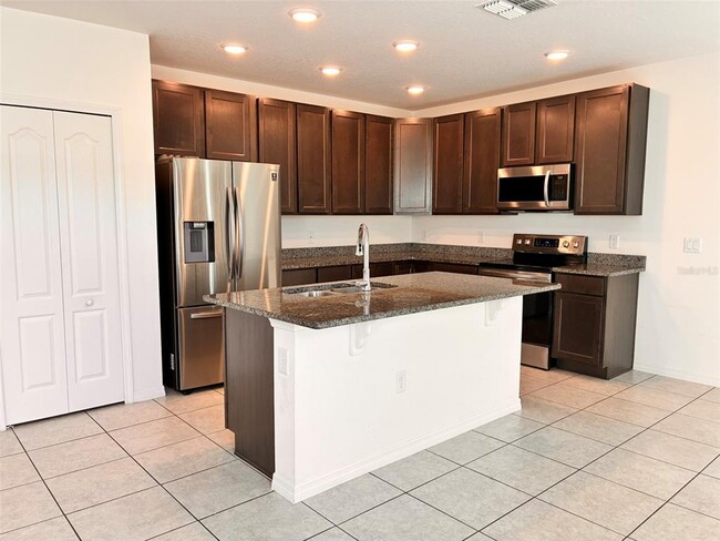 Building Photo - 170 E Fiesta Key Loop