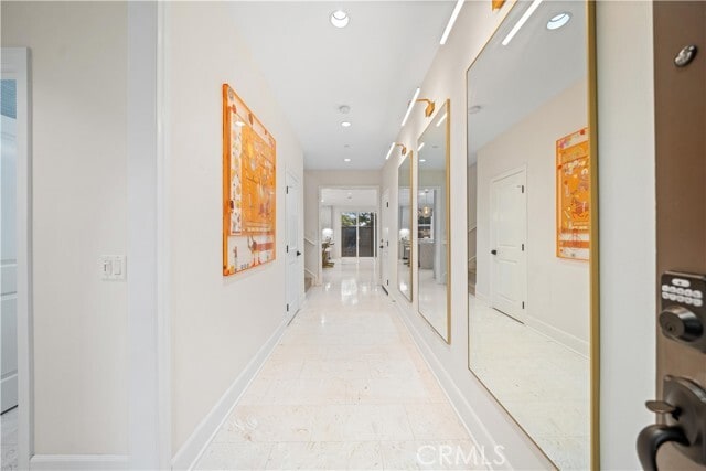 Building Photo - 102 Crimson Oak