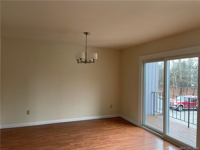 Building Photo - 12 Monika Ln