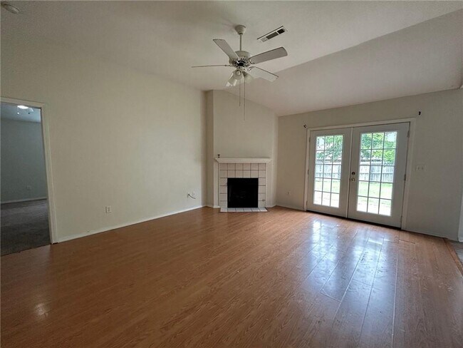 Building Photo - 1265 China Berry Ln