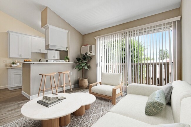 Building Photo - Villa La Paloma