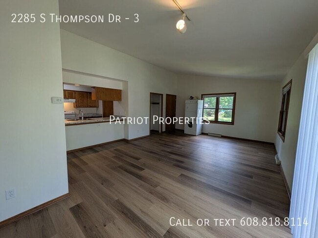 Building Photo - 2285 S Thompson Dr
