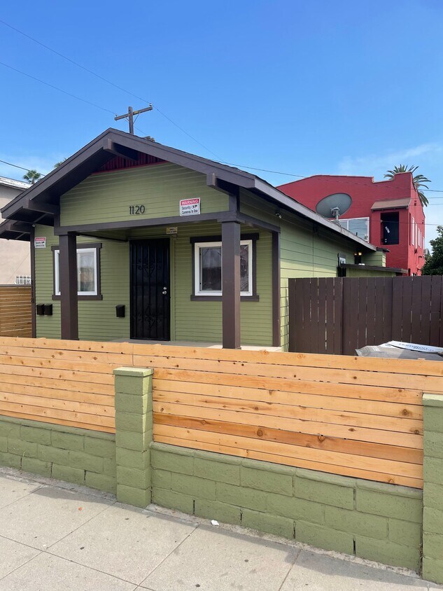 Primary Photo - 1120 E 21st St