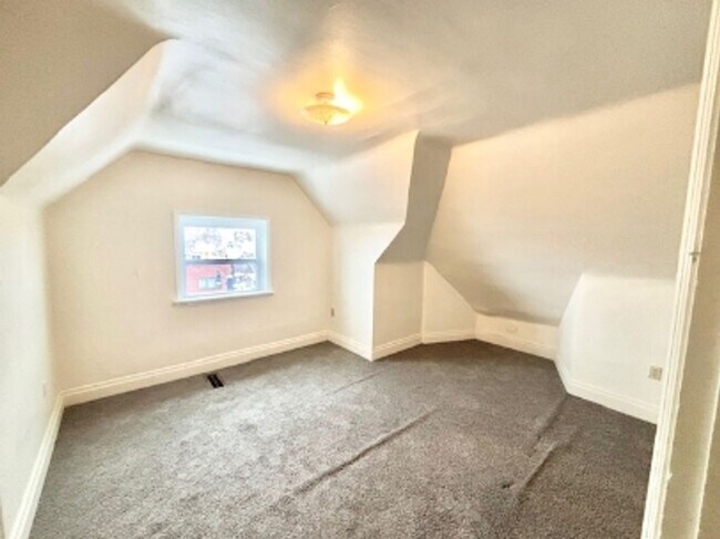 Foto del edificio - 703 Brookline Blvd