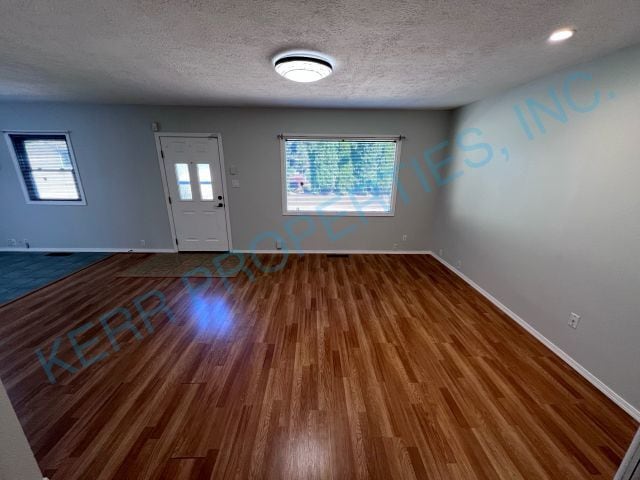 Foto del edificio - FREE RENT! 2 BD / 2 Bth - Off Street Parki...