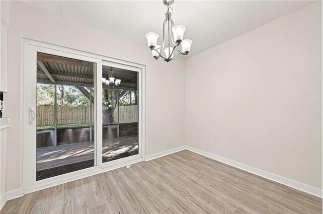 Foto del edificio - 4123 Cedar Gardens Dr