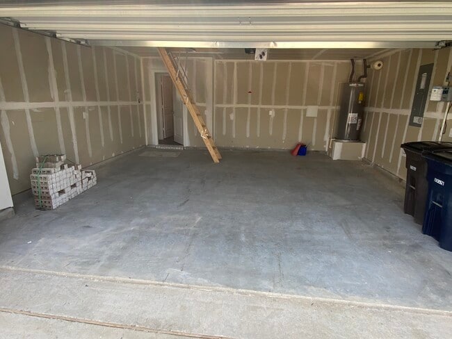 Building Photo - 5513 Mountain Island Dr