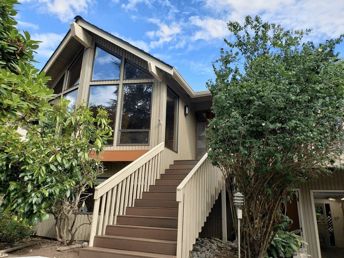 Foto principal - Modern Mill Creek Retreat – 3-Bedroom Home...