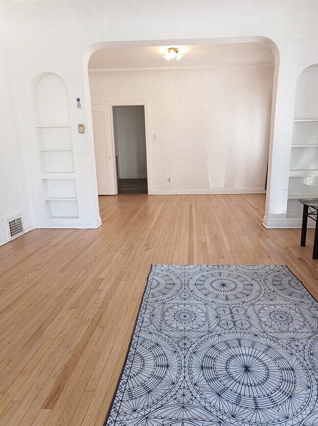 Foto del edificio - 427 N Genesee Ave