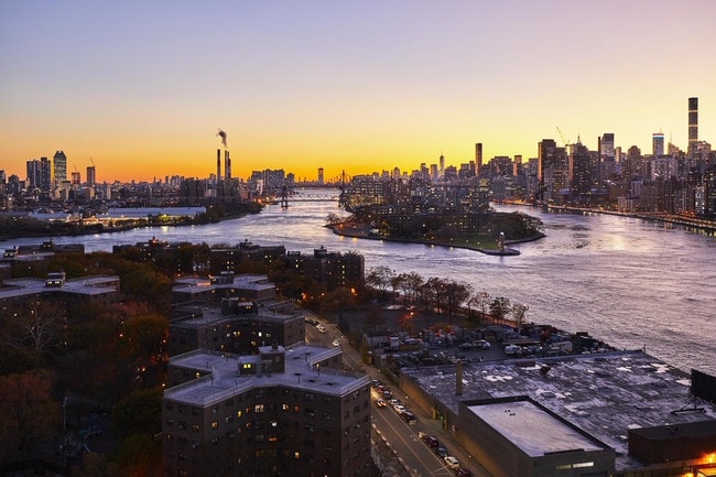 Interior Photo - 10 Halletts Point